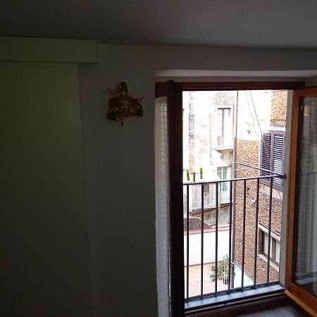 A Casa Di Nora Apartment คาตาเนีย ภายนอก รูปภาพ