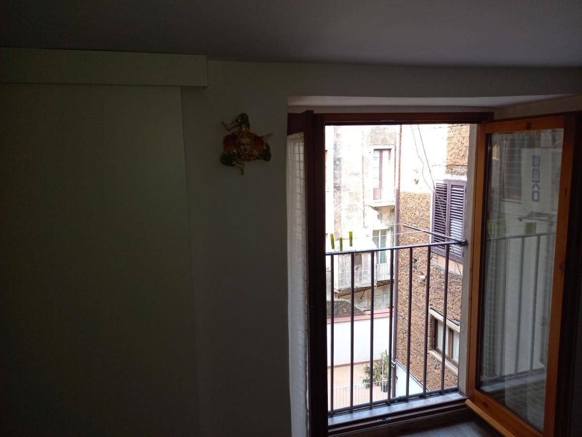 A Casa Di Nora Apartment คาตาเนีย ภายนอก รูปภาพ